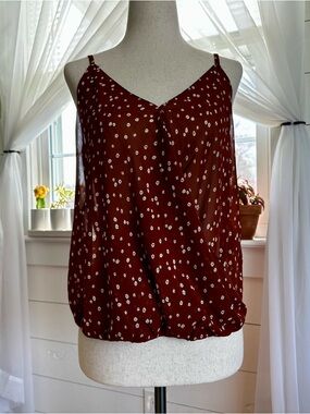 NWT! Aakaa warm rust brown ditsy floral spaghetti strap blouse. 
Size: Small